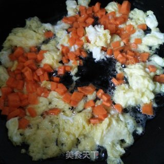 腊肠胡萝卜炒饭的做法步骤：4
