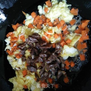 腊肠胡萝卜炒饭的做法步骤：5