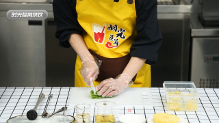 「时光荏苒茶饮」青玉菠萝的做法的做法步骤：4