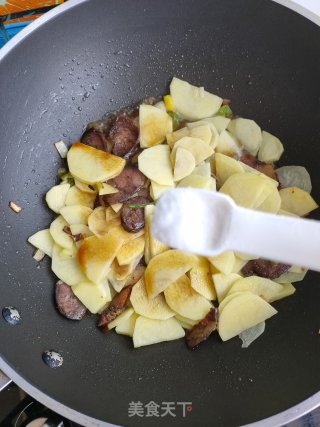 香肠土豆片的做法步骤：10