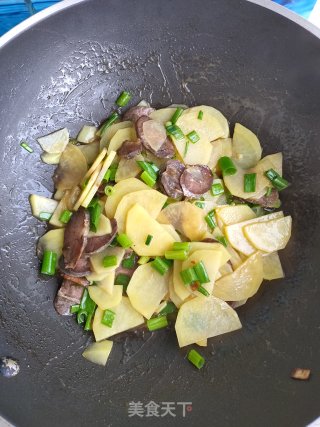 香肠土豆片的做法步骤：15
