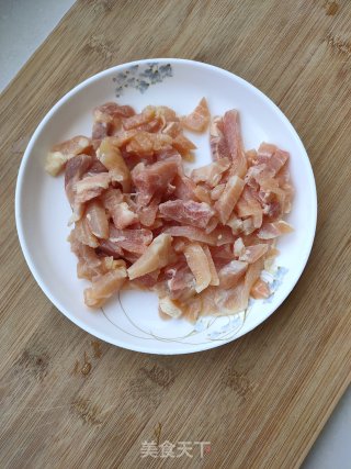 杏鲍菇鸡肉炒蒜薹的做法步骤：4