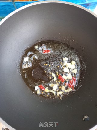 杏鲍菇鸡肉炒蒜薹的做法步骤：6