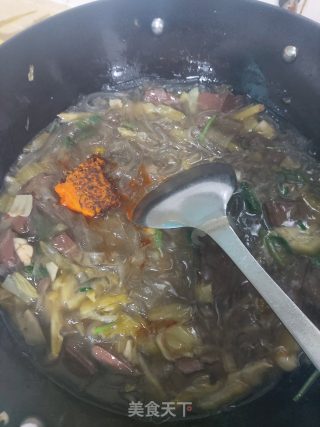 酸菜鸭血粉丝的做法步骤：11