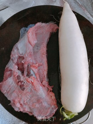 萝卜牛腩的做法步骤：1