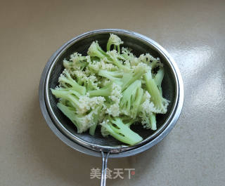 番茄炒菜花的做法步骤：5