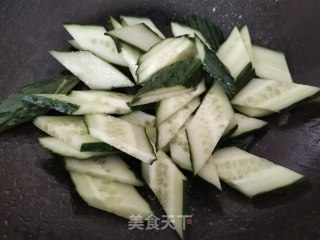 青瓜炒鸡蛋的做法步骤：5