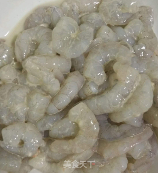 西蓝花炒虾仁的做法步骤：2