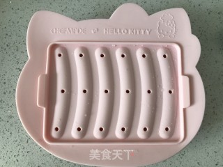 儿童自制鸡肉肠的做法步骤：13