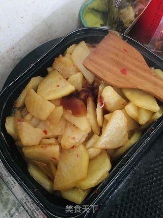 土豆焖猪头肉的做法步骤：6