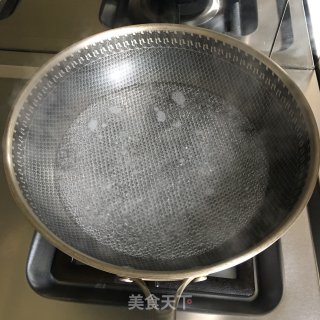 酸汤馄饨的做法步骤：1