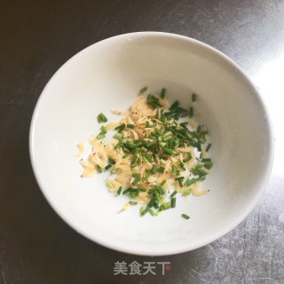 酸汤馄饨的做法步骤：4