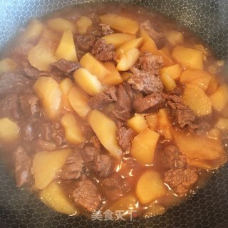 土豆红烧牛腩的做法步骤：7