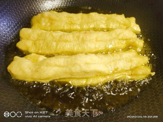 大众喜欢的油条的做法步骤：10