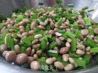 凉拌芹菜的做法步骤：3
