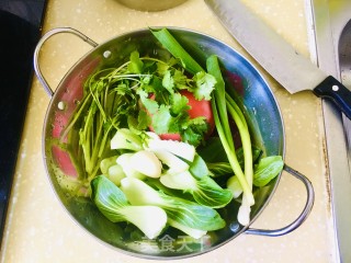 西红柿鸡蛋青菜汤的做法步骤：1