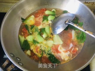 西红柿鸡蛋青菜汤的做法步骤：7