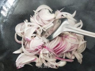 洋葱炒鸡蛋的做法步骤：7