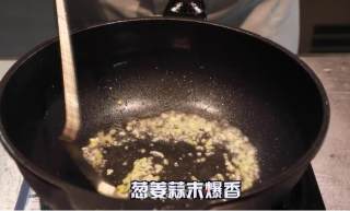 糖醋核桃虾仁的做法步骤：5