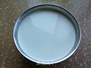 草莓酸奶冻的做法步骤：2