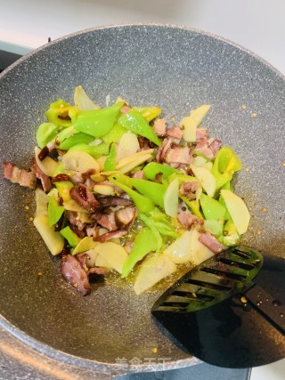腊肉羊角椒土豆的做法步骤：7