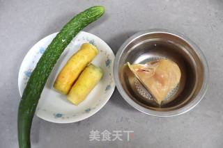 低脂下饭的鸡肉三丁的做法步骤：1