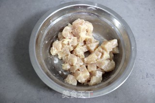 低脂下饭的鸡肉三丁的做法步骤：2