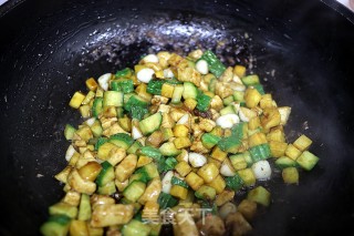 低脂下饭的鸡肉三丁的做法步骤：6