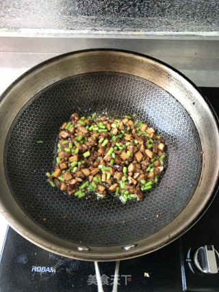 香干炒蒜苗的做法步骤：6