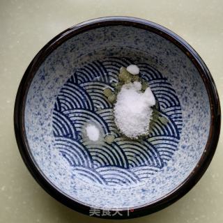 核桃酥的做法步骤：1