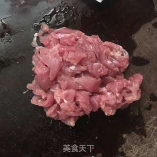白豆干瘦肉汤的做法步骤：1