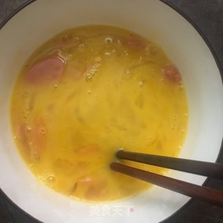 火腿肠煎蛋的做法步骤：4