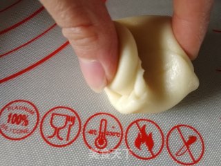蛋黄酥的做法步骤：15
