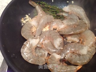 百里香煎虾意面的做法步骤：3