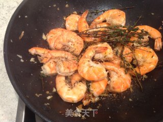 百里香煎虾意面的做法步骤：7