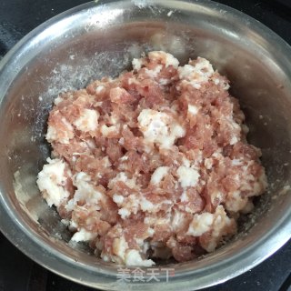 愤怒小鸟肉包子的做法步骤：2