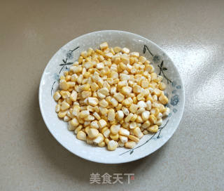 玉米粒炒鸡丁的做法步骤：3