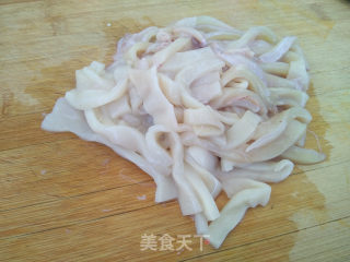 鱿鱼炒胡萝卜的做法步骤：3