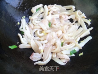 鱿鱼炒胡萝卜的做法步骤：5