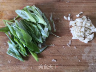 醋溜三丝的做法步骤：1