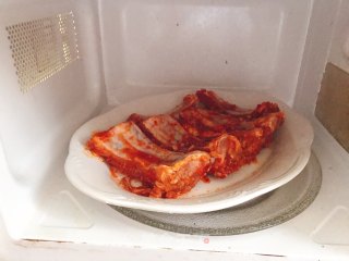 微波炉烤排骨的做法步骤：4
