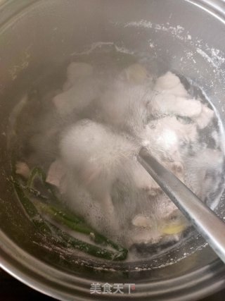自制猪肉松的做法步骤：2