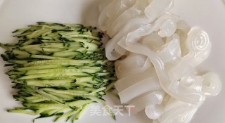 红油猪心拌拉皮的做法步骤：1