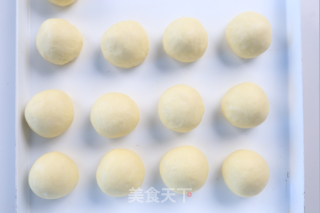 港式菠萝包的做法步骤：3
