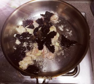 豆皮鸡丁的做法步骤：3