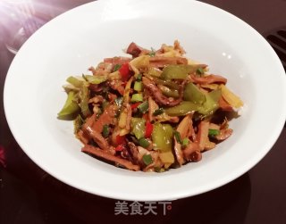 青椒鱿鱼干的做法步骤：7