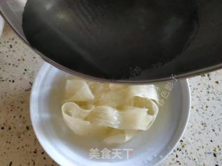 红油面皮的做法步骤：3