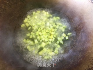 当花生遇到芹菜的做法步骤：4