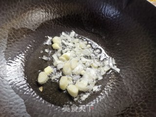 应季快手汤~菠菜鸡蛋粉丝汤的做法步骤：1