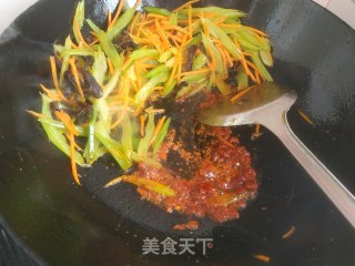 鱼香芹菜的做法步骤：7